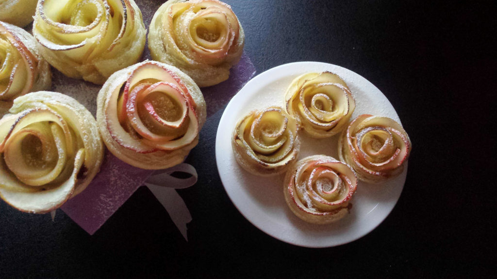 róże z ciasta francuskiego